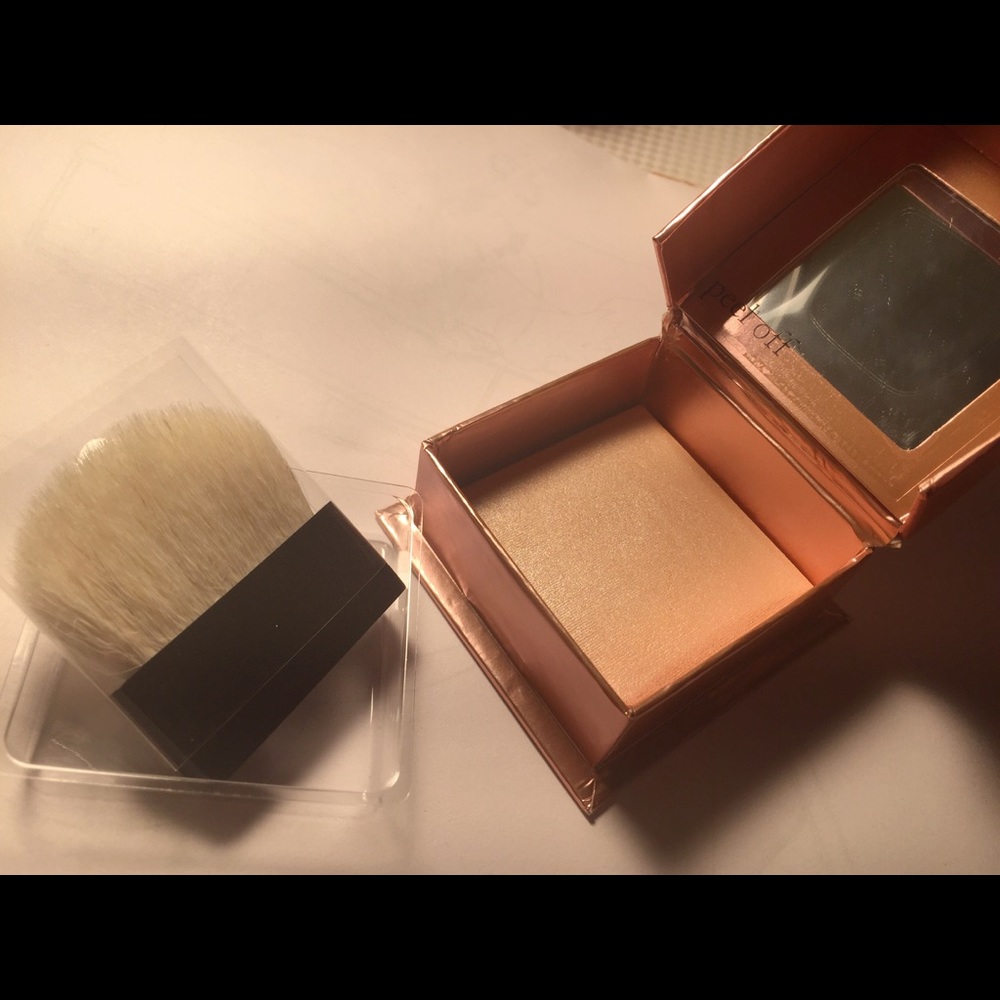 Benefit dandelion twinkle highlighter